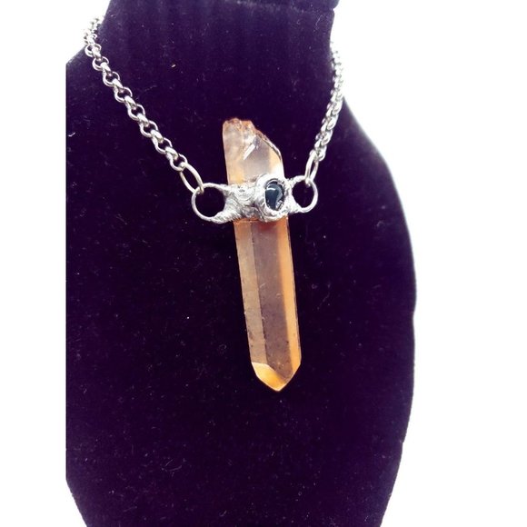 Tangerine quartz and moss agate crystal necklace - Picture 10 of 12